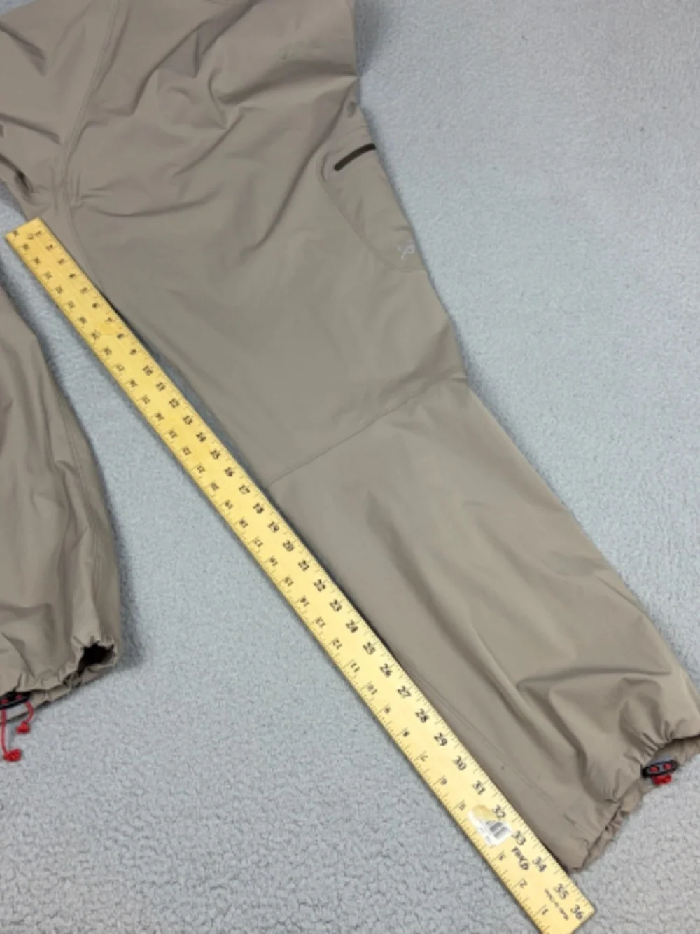 Arc'teryx Pants Mens XXL Beige Hiking Pants Zip Pockets Belted Nylon Outdoors